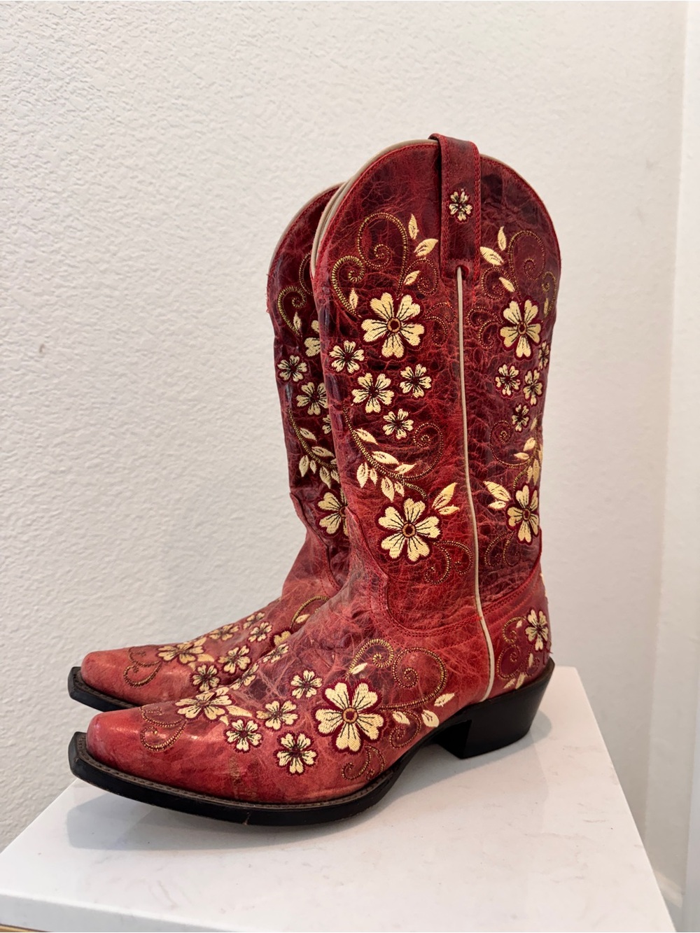 Shyanne Floral Embroidered Red Women's Western Boots